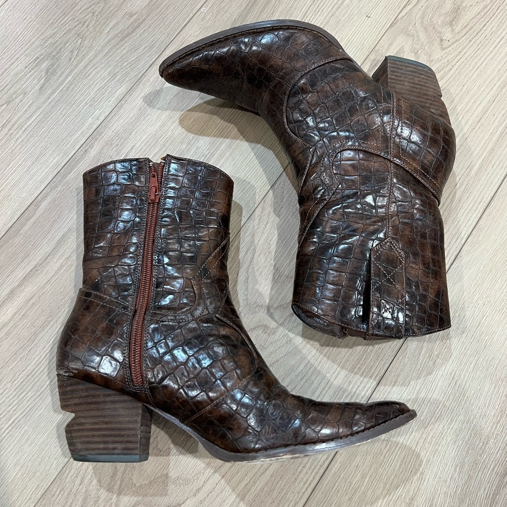 Coconuts by Matisse Brown cowgirl boots